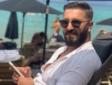 Power of love: Ο νικητής του ριάλιτι αγάπης το γλεντάει με πούρα σε κοσμοπολίτικα μέρη (βίντεο)